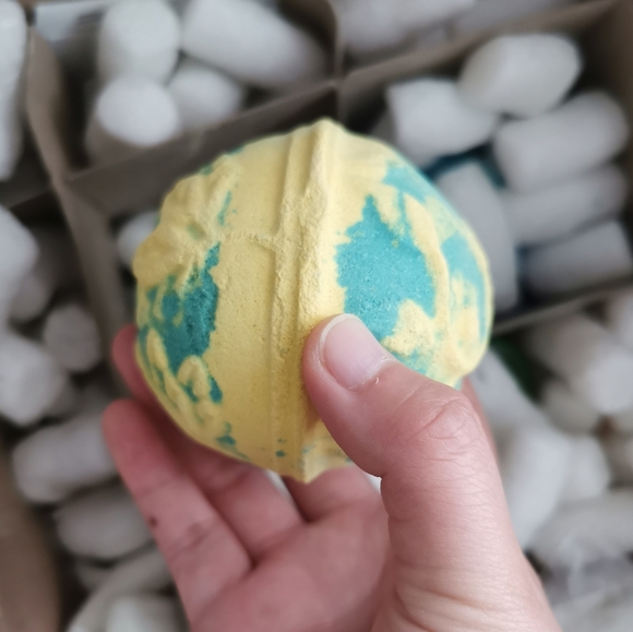 New Lush Druids of Bath bath bomb - Picture 3 of 4